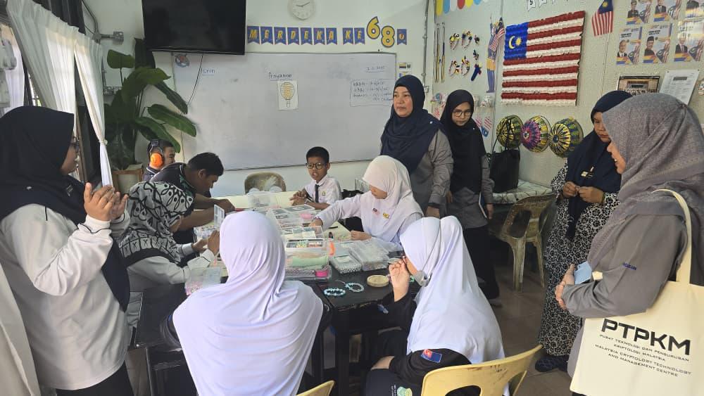 BizzKasih community programme